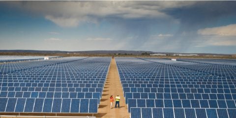 Mercado livre é responsável por 83% dos projetos de energia em construção no Brasil, diz Abraceel. Na imagem, complexo de energia solar