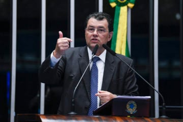 Em discurso à tribuna, o senador Eduardo Braga (MDB/AM), relator do PLV 11/2022, na ordem do dia (Foto: Roque de Sá/Agência Senado)