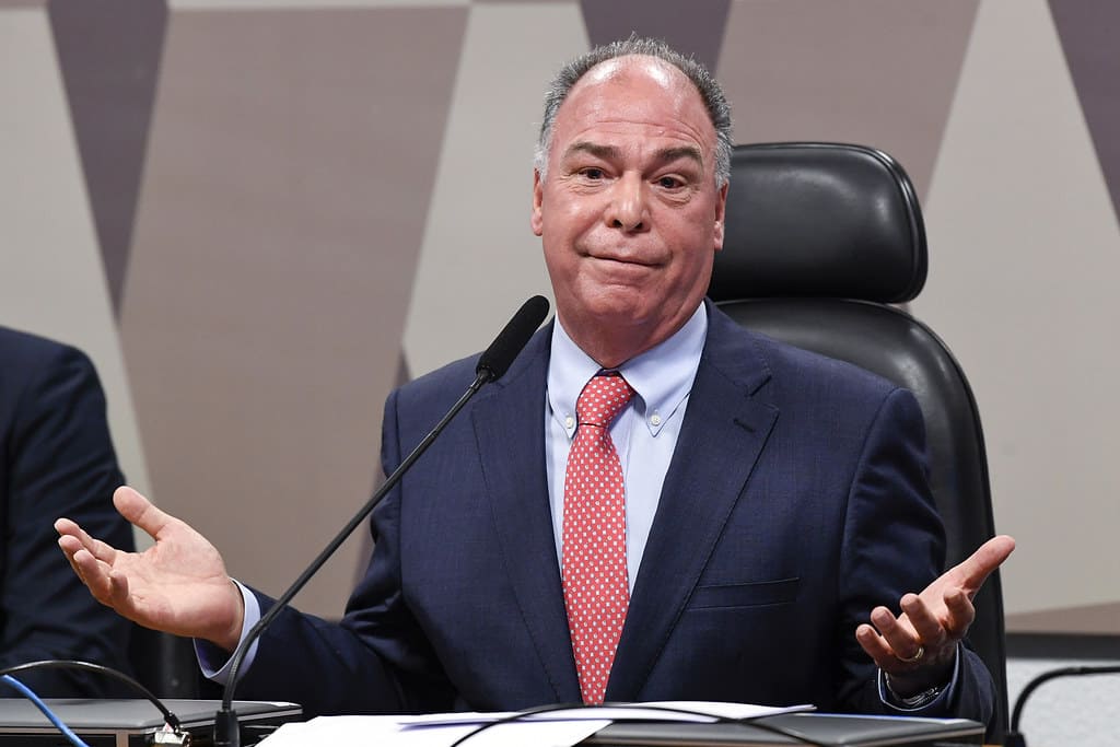 Desconto esperado no diesel nem sequer cobre a defasagem. Na imagem, relator do PLP 18/2022, senador Fernando Bezerra Coelho (MDB/PE) apresenta os detalhes do teto de ICMS dos combustíveis e energia no Senado Federal (Foto: Roque de Sá/Agência Senado)