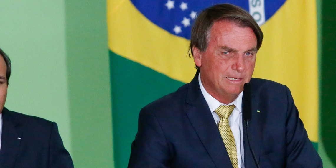 Petrobras aumenta diesel em 14,25% e gasolina em 5,2% nas refinarias. Na imagem, Jair Bolsonaro durante cerimônia alusiva ao Dia Mundial de Doenças Raras_Foto Anderson Riedel-PR