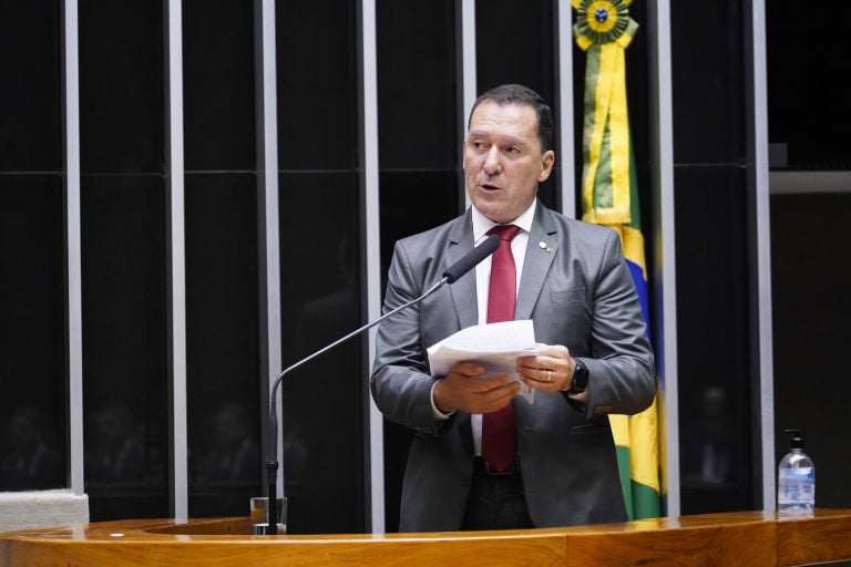 Senado vai analisar ajuste de regras de PIS e Cofins sobre etanol. Na imagem, deputado federal Vinicius Carvalho, relator da MP 1100/22 (Foto: Pablo Valadares/Câmara dos Deputados)