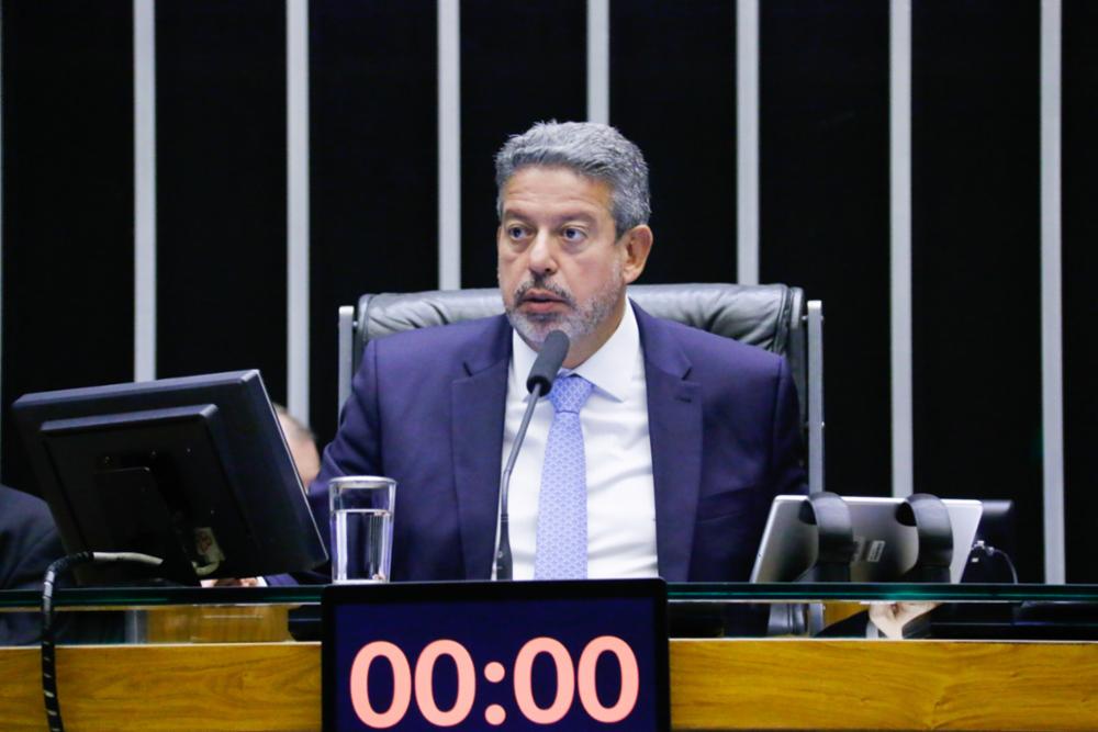 Arthur Lira [na foto] pede papel mais ativo do governo na solução para alta dos combustíveis