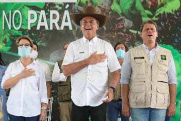 Desmatamento no Brasil: Em 2021, houve aumento de 20% na perda de cobertura vegetal em todos os biomas em relação ao ano anterior. Na imagem, Jair Bolsonaro em cerimônia de entrega de Títulos de Propriedade Rural no Pará (Foto: Isac Nóbrega/PR)