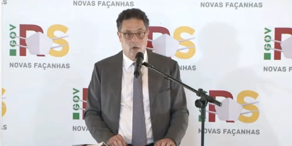 Sulgás abre chamada pública em busca de novos fornecedores de gás. Na imagem, presidente da Sulgás, Carlos Camargo Colón, durante a cerimônia de transferência do controle da empresa para a Compass, do Grupo Cosan (Foto: Reprodução)