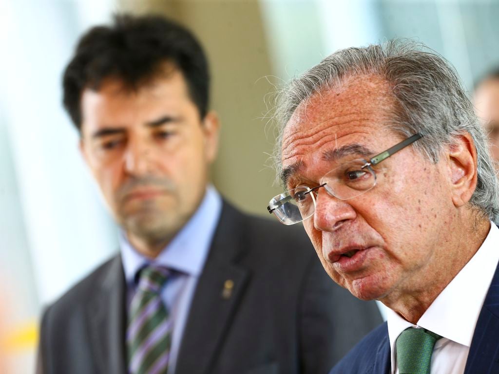 A PPSA será privatizada? Entenda o plano para liquidar o óleo da partilha. Na imagem, ministro de Minas e Energia, Adolfo Sachsida, e o ministro da Economia, Paulo Guedes (Foto: Marcelo Camargo/Agência Brasil)