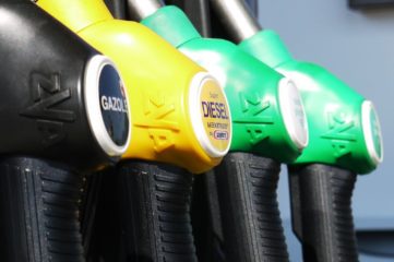 Bomba combustíveis com diesel em destaque