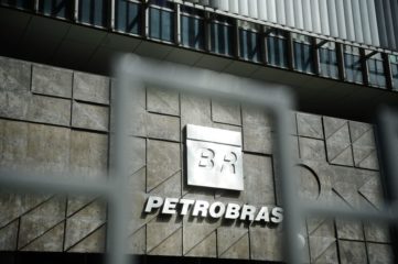 Ofensiva judicial contra dividendos da Petrobras. Na imagem: fachada do edifício-sede da Petrobras, na avenida Chile, no Rio de Janeiro (Foto: Tânia Rego/Agência Brasil)