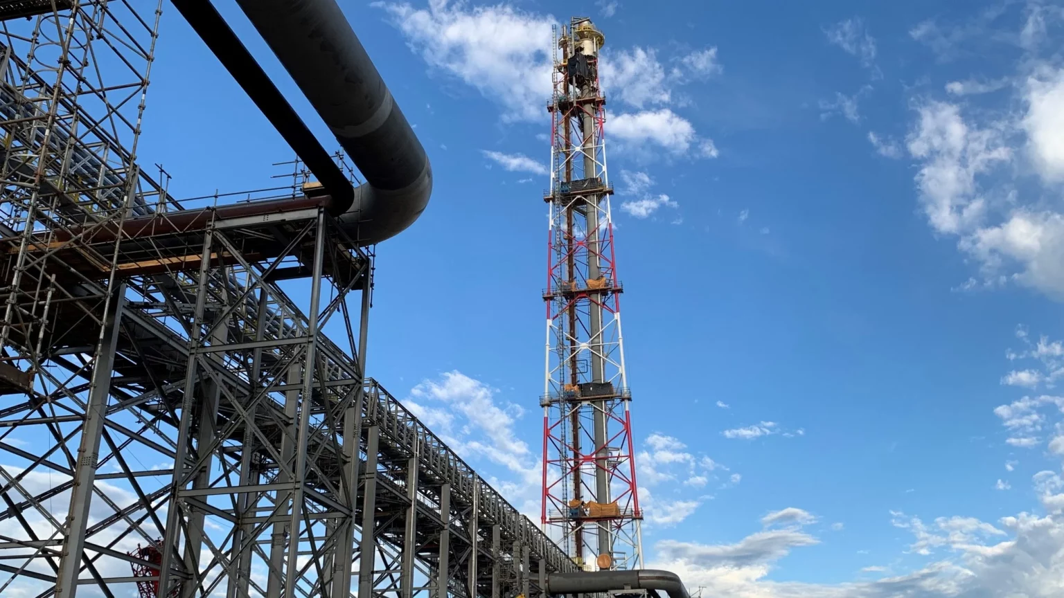 Independência energética: O trem só anda se estiver nos trilhos. Na imagem: instalações do Rota 3, sistema de escoamento de gás do pré-sal de campos operados pela Petrobras na Bacia de Santos (Foto: Agência Petrobras)