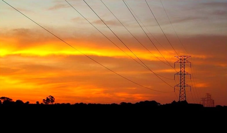 Câmara aprova projeto para derrubar regra da Aneel na transmissão. Na imagem: linhas de transmissão de energia (Foto: Eduardo Hanazaki)