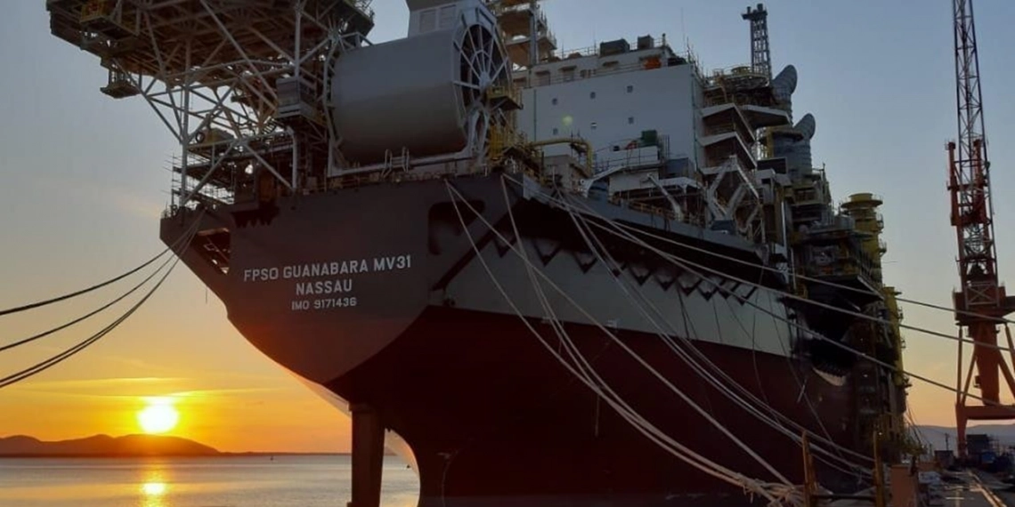 Competitividade no setor de O&G no Brasil no contexto de transição energética e complexidade tributária. Na imagem: FPSO Guanabara, primeira plataforma do sistema definitivo de Mero (Foto: Modec/Divulgação)