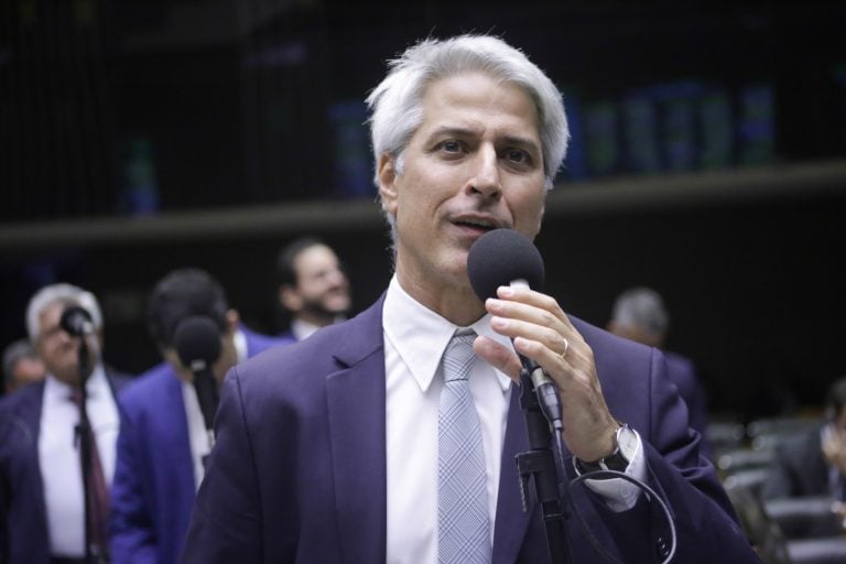 Debêntures verdes avançam na Câmara. Na imagem: Deputado Alessandro Molon (PSB/RJ), relator do projeto na CMADS – Comissão de Meio Ambiente e Desenvolvimento Sustentável (Foto: Paulo Sérgio/Câmara dos Deputados)