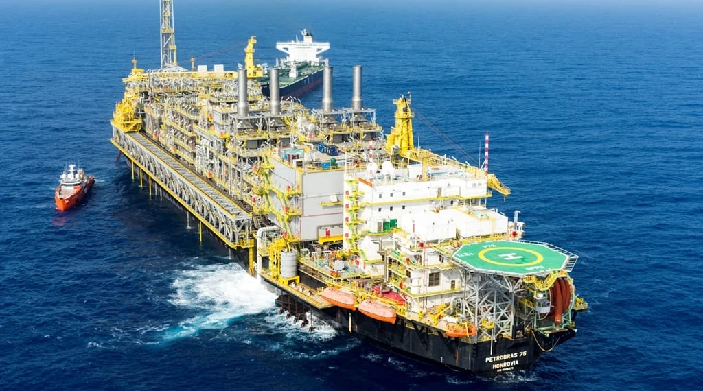 CNOOC negocia com Galp sua parcela de gás em Búzios. Na imagem: FPSO P 75: plataforma da Petrobras, parte do sistema de produção de Búzios, no pré-sal de Santos (Foto: Petrobras/Divulgação)