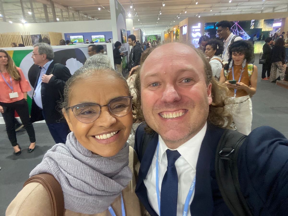 Marina Silva oficializa Rodrigo Agostinho na presidência do Ibama. Na imagem: Marina Silva, ministra do Meio Ambiente, e Rodrigo Agostinho, o novo presidente do Ibama, durante a COP27, no Egito (Foto: Reprodução redes sociais)