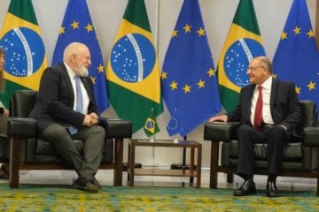 Clima e comércio na agenda Brasil-União Europeia. Na imagem: Encontro entre vice-presidente da Comissão Europeia, Frans Timmermans, e o vice-presidente, Geraldo Alckmin, onde conversaram sobre comércio, sustentabilidade e meio ambiente (Foto: Cadu Gomes/PR)