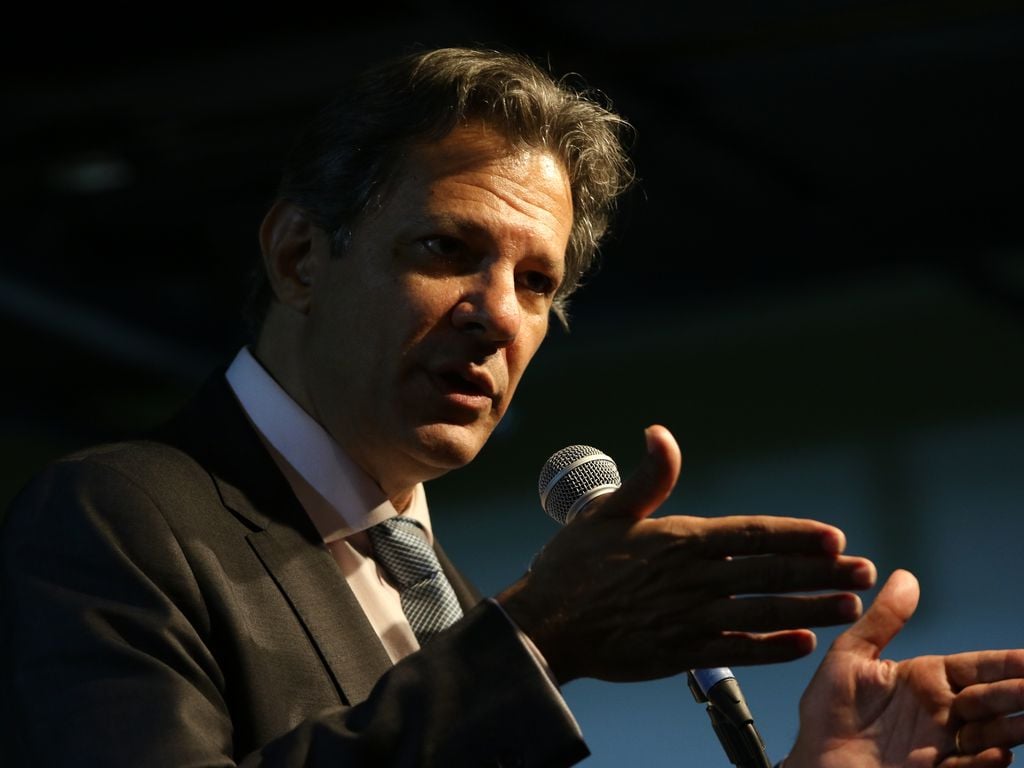 Haddad prega controle fiscal, PPPs e fala em apoiar transição energética. Na imagem: Ministro indicado para a Fazenda, Fernando Haddad, durante coletiva no CCBB (Foto: Fabio Rodrigues-Pozzebom/Agência Brasil)