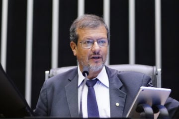 Alexandre Lindenmeyer (PT/RS) foi prefeito de Rio Grande, que conviveu com a crise do setor naval (Foto: Pablo Valadares/Câmara dos Deputados)