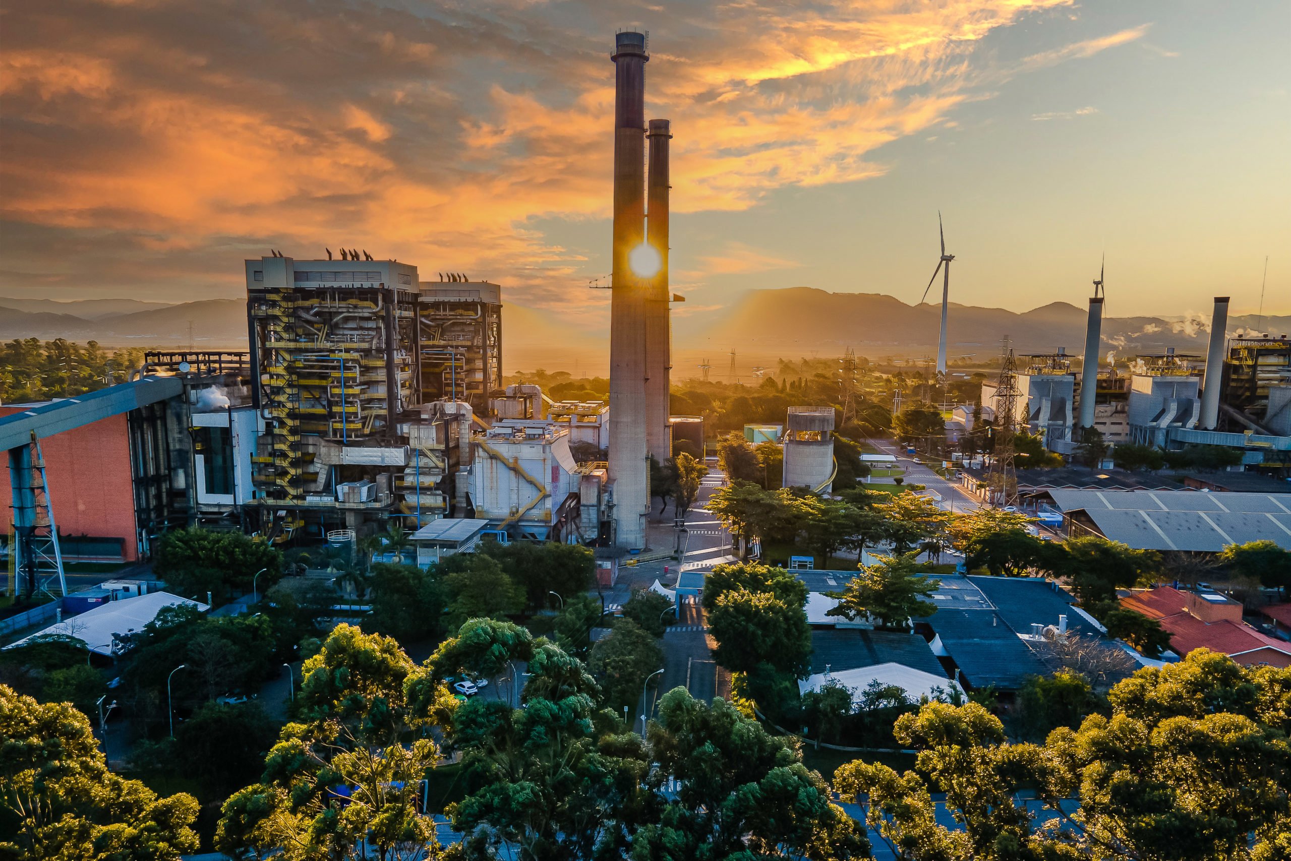 Diamante Energia mira CCS, fertilizantes e térmicas a gás como alternativas ao carvão. Na imagem: Complexo Termelétrico Jorge Lacerda; Usina a carvão em Santa Catarina (Foto: Diamante Geração de Energia/Divulgação)