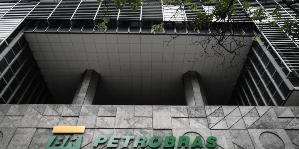 Tribunal Distrital de Roterdã rejeita indenização contra a Petrobras e ex-presidentes. Na imagem: Fachada da sede da Petrobras (Edise), na Avenida Chile, no Rio de Janeiro (Foto: André Coelho/EFE)