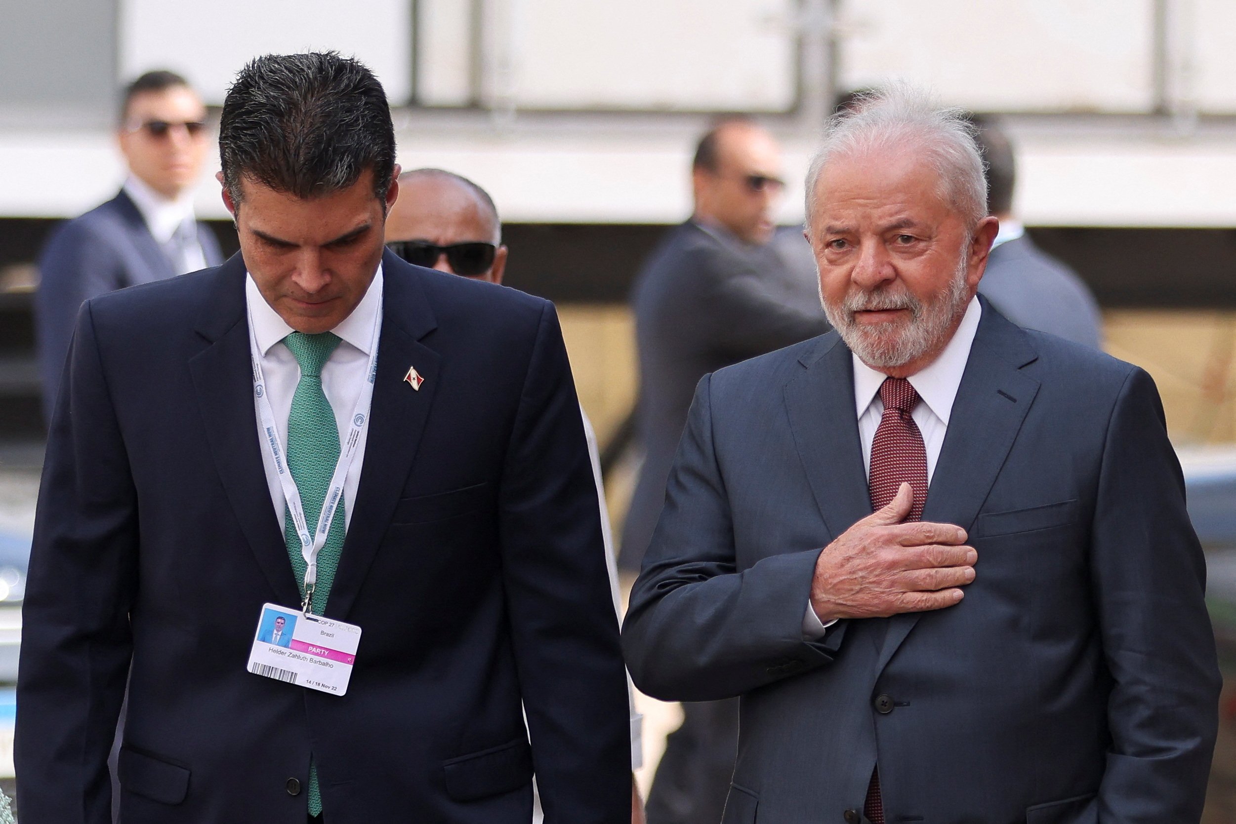 Governador do Pará, Helder Barbalho, e presidente Luiz Inácio Lula da Silva durante a COP27, em Sharm el-Sheikh, Egito
16/11/2022
REUTERS/Mohamed Abd El Ghany