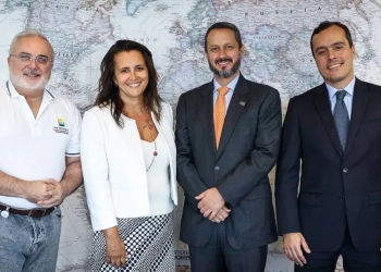 Jean Paul Prates, Presidente da Petrobras, Veronica Coelho, Presidente da Equinor Brasil, Alejandro Ponce, Presidente da Repsol Sinopec Brasil, e Thiago Penna, Diretor do Projeto BM-C-33 na Equinor.
(Photo: Aline Massuca / Equinor)