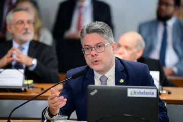 Senador Alessandro Vieira (PSDB/SE) em comissão no Senado (Geraldo Magela, Agência Senado)