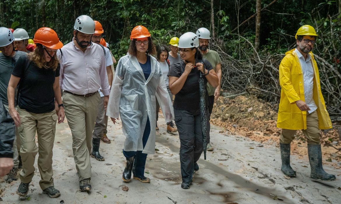 Brasil e Reino Unido anunciam aportes em projeto ambiental na Amazônia