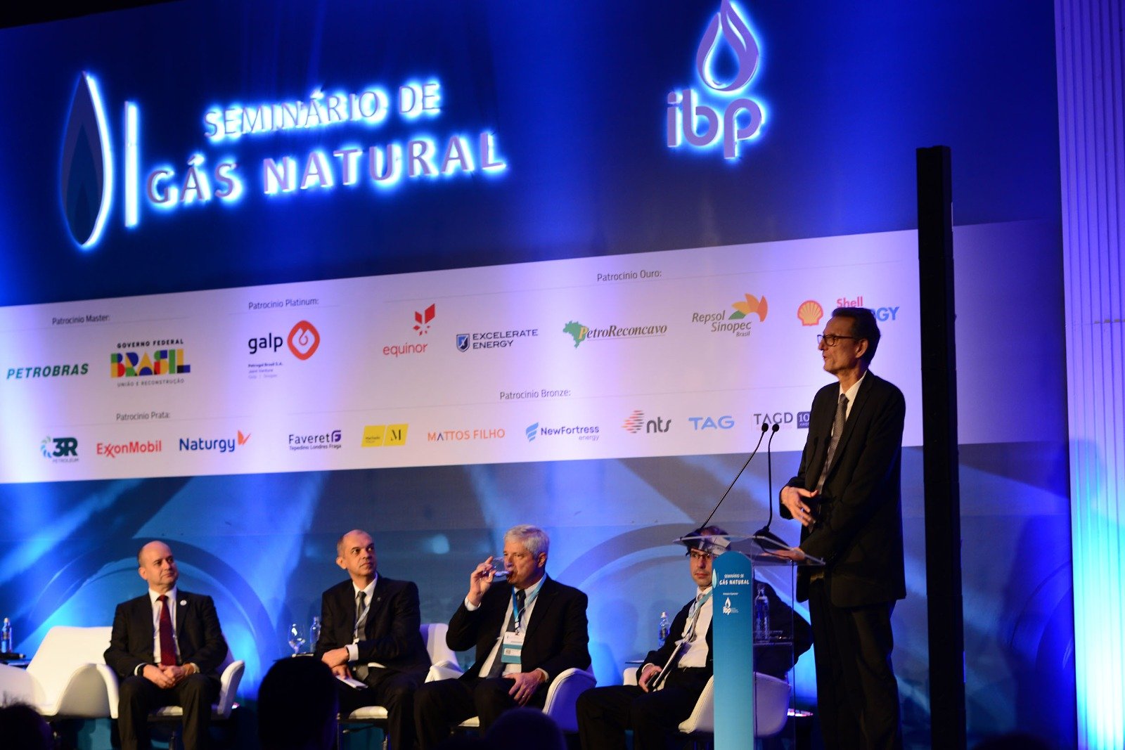 Petrobras negocia preço do gás com Unigel com "responsabilidade financeira", diz Tolmasquim. Na imagem: Maurício Tolmasquim discursa durante o Seminário de Gás do IBP, no Rio de Janeiro em 2023 (Foto: Steferson Faria/epbr)