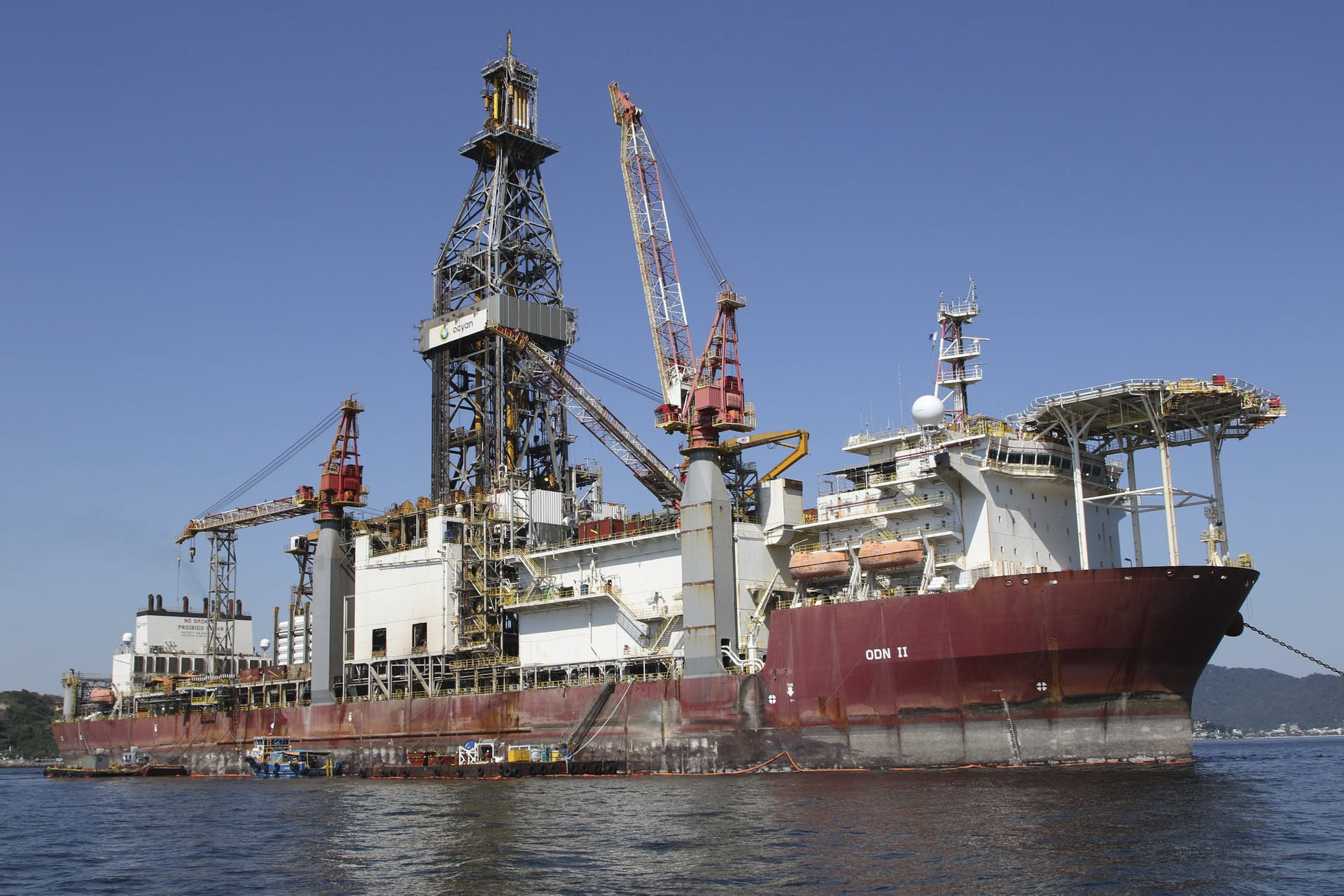 Petrobras inicia desmobilização de sonda que deixará o Amapá nos próximos dias. Na imagem: Navio-sonda ODN II, enviado pela Petrobras à região do Oiapoque para perfurar um poço em busca de petróleo (Foto: Reprodução Facebook Ocyan)