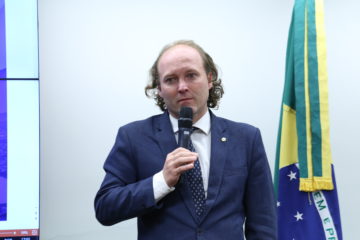 Petrobras partiu de premissa equivocada sobre risco de óleo chegar à costa, diz presidente do Ibama. Na imagem: Presidente do Ibama, Rodrigo Agostinho, durante audiência pública na Câmara (Foto: Billy Boss/Câmara dos Deputados)