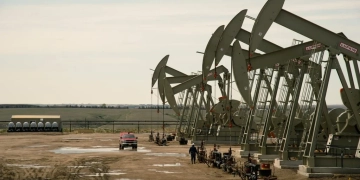 Chevron fecha acordo de US$ 6 bi por shale nos EUA. Na imagem: Cavalos-de-pau para produção no shale de gás dos EUA, no campo de Bakken, Dakota do Norte (Foto: Ole Jørgen Bratland/Statoil)