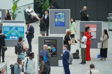 Brasil terá mercado regulado de carbono antes da COP28? Entenda o que está em discussão. Na imagem: Exposição durante conferência climática da ONU em 2022 no Egito, a COP27 (Foto: UNclimatechange)