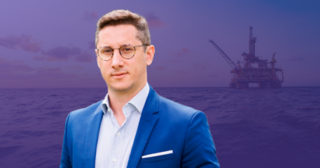 Mercado já busca suprimentos para eólicas offshore, diz Wärtsilä. Na imagem: Lucas Correa, gerente de Desenvolvimento de Negócios de Descarbonização da Wärtsilä, participa da offshore week 2023, do estúdio epbr