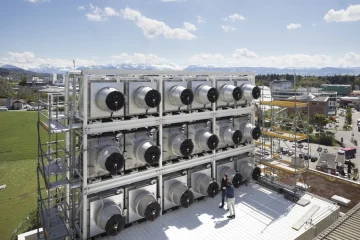 Captura de carbono: qual a diferença entre CCS, CCUS, BECCS? Na imagem: Unidade de captação de CO2 Hinwil, uma comuna da Suíça, no Cantão de Zurique (Foto: Keystone/Gaetan Bally)