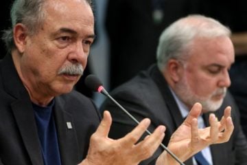 Petrobras e BNDES vão aguardar decisão de Lula sobre a Braskem, diz Mercadante. Na imagem: Os presidentes do BNDES, Aloizio Mercadante, e da Petrobras, Jean Paul Prates, em coletiva para divulgar Acordo de Cooperação Técnica que institui a Comissão Mista BNDES-Petrobras, na sede do BNDES (Rio de Janeiro), em 22/06/2023 (Foto: Tânia Rêgo/Agência Brasil)