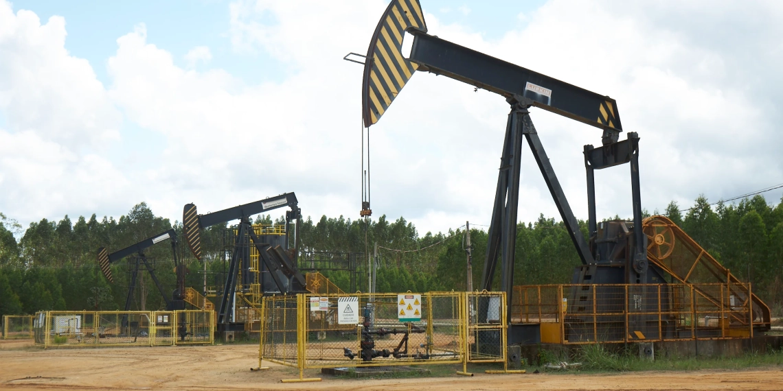 Seacrest perfura de poços no onshore do Espírito Santo, de olho no aumento da produção de petróleo e gás. Na imagem: Cavalos-de-pau para exploração de petróleo e gás em terra no Complexo Cricaré, operado pela Seacrest no Espírito Santo (Foto: Divulgação)