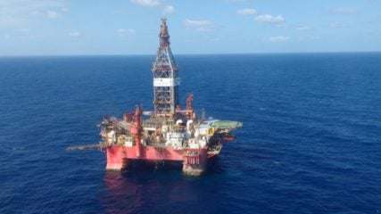 ANP: Margem Equatorial pode atrair R$ 11 bi em investimentos na exploração de óleo e gás, se licença avançar. Na imagem: Sonda offshore Ocean Courage, da Diamond Offshore, contratada pela Petrobras (Foto: Marinha)