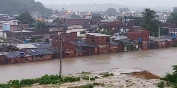 Justiça energética, o norte da transição energética no Brasil. Na imagem: Fortes chuvas em Recife causam inundações e interrupção no fornecimento de energia elétrica (Foto: Alma Preta)