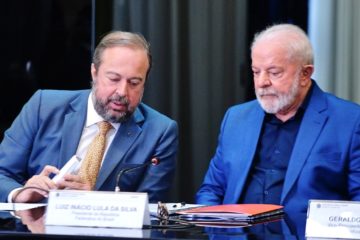 Programa de Descarbonização da Amazônia será lançado na sexta pelo governo Lula (PT) e pretende reduzir geração a diesel. Na imagem: Presidente Lula e o ministro de Minas e Energia, Alexandre Silveira, durante primeira reunião do CNPE do novo governo (Foto: Tauan Alencar/MME)