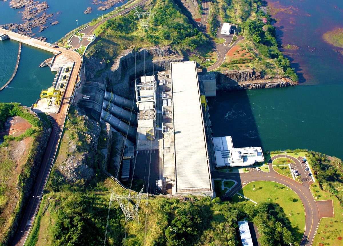 Ratinho Júnior (PSD) conclui a privatização da Copel que movimentou R$ 5,2 bilhões. Na imagem: Vista aérea da UHE Governador José Richa (Salto Caxias), da Copel, 1.240 MW, situada no rio Iguaçu, em Capitão Leônidas Marques, a 600 km de Curitiba (Foto: Divulgação Tractebel)