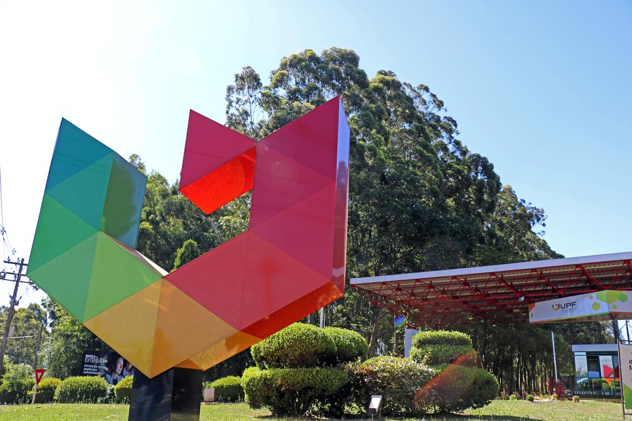 Fachada da Universidade de Passo Fundo (UPF), parceira da Begreen no projeto de amônia verde no Rio Grande do Sul (Foto: Divulgação UPF)