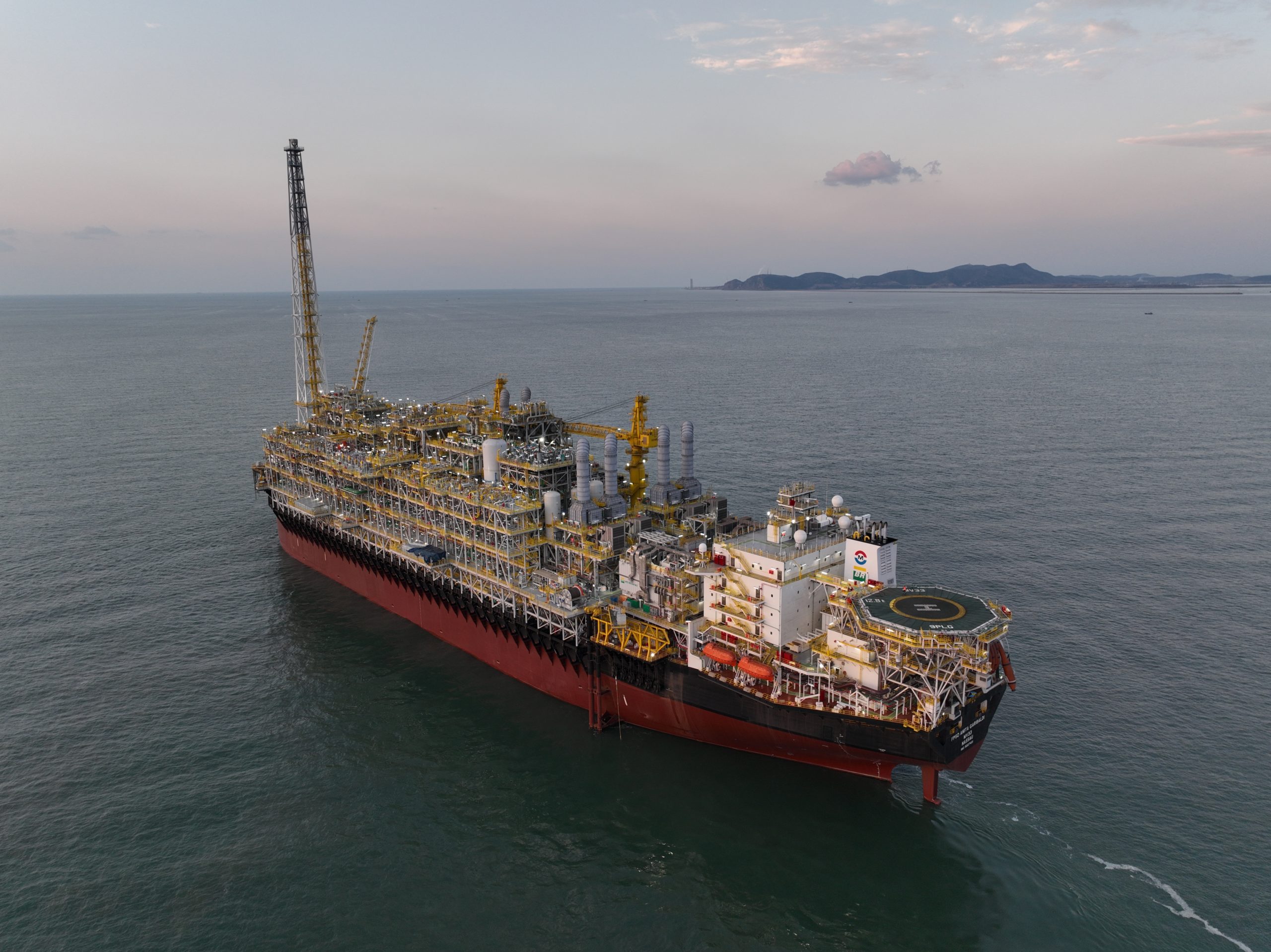 FPSO Anita Garibaldi, da Petrobras, construído pela Modec, entrou em operação nos campos de Marlim e Voador, no pré-sal e pós-sal da Bacia de Campos. Crédito: Divulgação/Petrobras