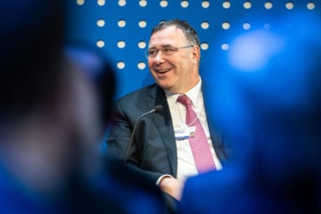 Petroleira TotalEnergies reverte queda e prevê aumentar produção de petróleo e gás natural nos próximos 5 anos. Na imagem: CEO da TotalEnergies, Patrick Pouyanné, durante o World Economic Forum 2020 (Foto: Sikarin Fon Thanachaiary/WEF)