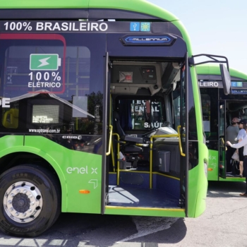 São Paulo recebe frota com 50 ônibus elétricos a bateria. Na imagem: Ônibus elétricos produzidos pela brasileira Eletra, com baterias da WEG e carrocerias da Caio, também nacionais (Foto: Divulgação)