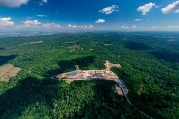 Vista aérea da UTE Jaguatirica II, com capacidade instalada de 140,834 MW, é movida a gás natural do campo de Azulão, operado pela Eneva na Bacia do Amazonas (Foto Divulgação)