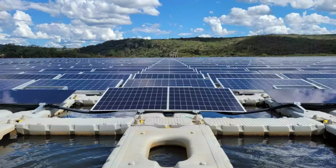 Usina solar flutuante Veredas, Sol e Lares, em Minas Gerais (Foto: Divulgação)