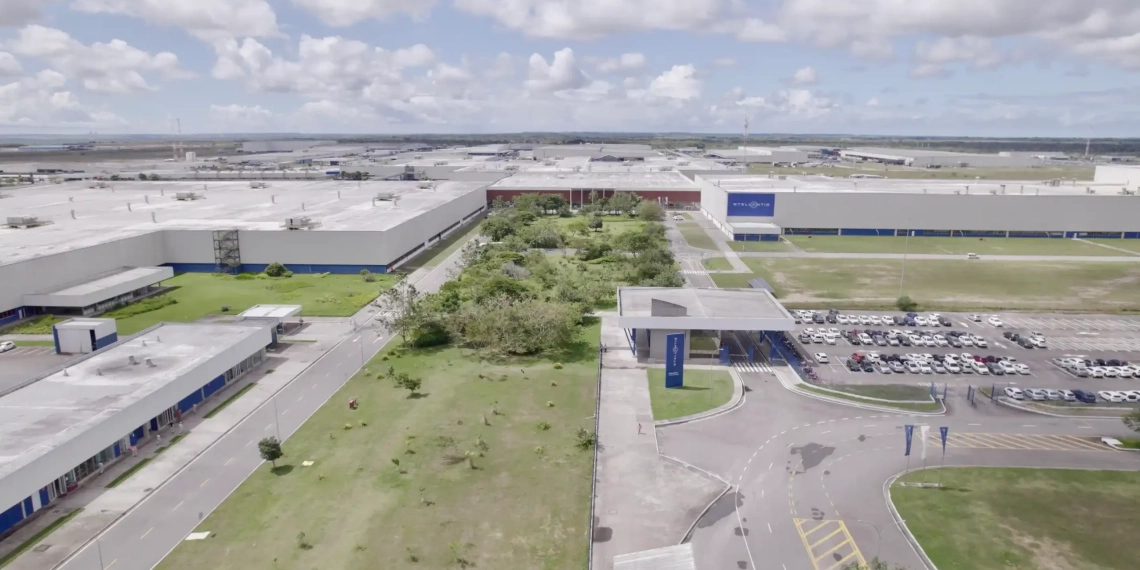 Stellantis vai fabricar veículos flex híbridos e 100% elétricos no Polo Automotivo de Goiana, em Pernambuco. Na imagem: Vista aérea dp Polo Automotivo Stellantis de Goiana, em Pernambuco (Foto: Divulgação)