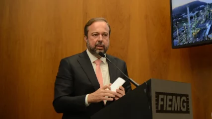 Governo vai criar ONS dos combustíveis, diz o ministro de Minas e Energia, Alexandre Silveira, durante evento da Fiemg, em 30/10/23 (Foto: Divulgação)