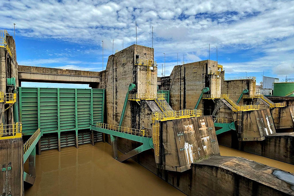 ONS recomenda ao governo o acionamento de térmicas em resposta à seca na bacia Amazônica. Na imagem: Hidrelétrica Santo Antônio, localizada no rio Madeira, a sete quilômetros de Porto Velho, capital de Rondônia (Foto: Facebook Santo Antônio Energia)