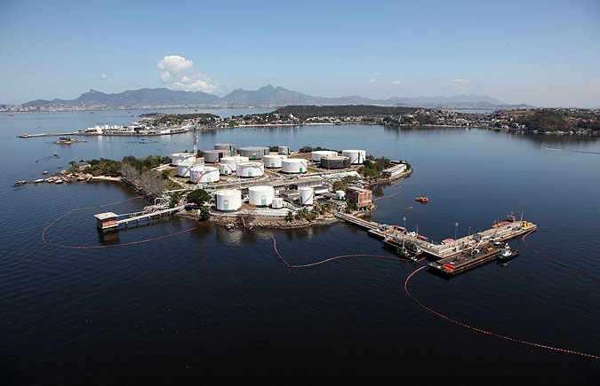 Os primeiros efeitos da guerra entre Israel e Hamas sobre o petróleo e gás. Na imagem: Terminal aquaviário de Ilha D'Água, da Transpetro, no RJ (Foto: Divulgação)