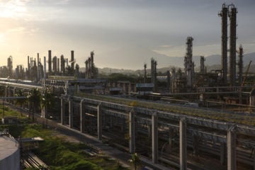 Petrobras faz parada programada da Refinaria Duque de Caxias (Reduc), maior produtora de lubrificantes do Brasil (Foto: Agência Petrobras)